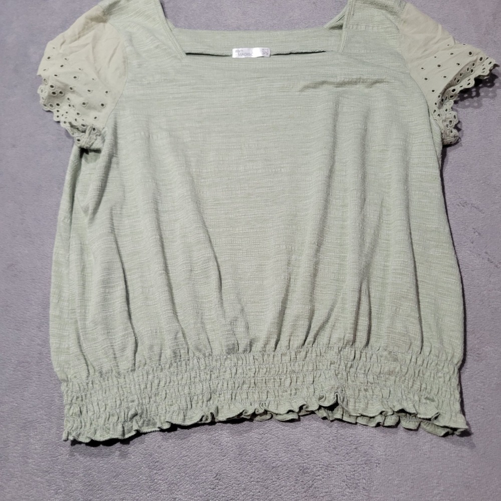 89th + Madison Blouse Womens XL Green Eyelet Sleeve Smocked Hem Square Neck Top